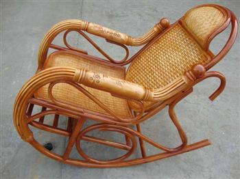木護(hù)手雕花搖椅價(jià)格_藤椅 木護(hù)手雕花搖椅 搖椅_四川成都市木護(hù)手雕花搖椅生產(chǎn)供.